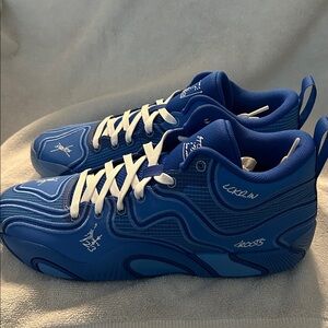 Blue Athletic Sneakers with White Accents. Tatum 3